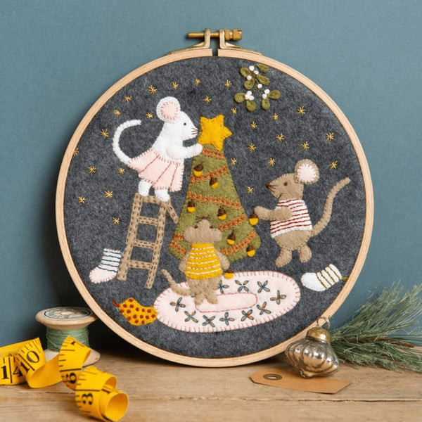 KIT FEUTRINE DIY TAMBOUR NOËL CHEZ LA FAMILLE SOURIS – CORINNE LAPIERRE