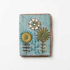 KIT FEUTRINE DIY POCHETTE À AIGUILLES BRODÉE – CORINNE LAPIERRE