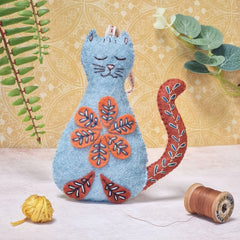 KIT FEUTRINE DIY PETIT CHAT BRODÉ FOLK – CORINNE LAPIERRE